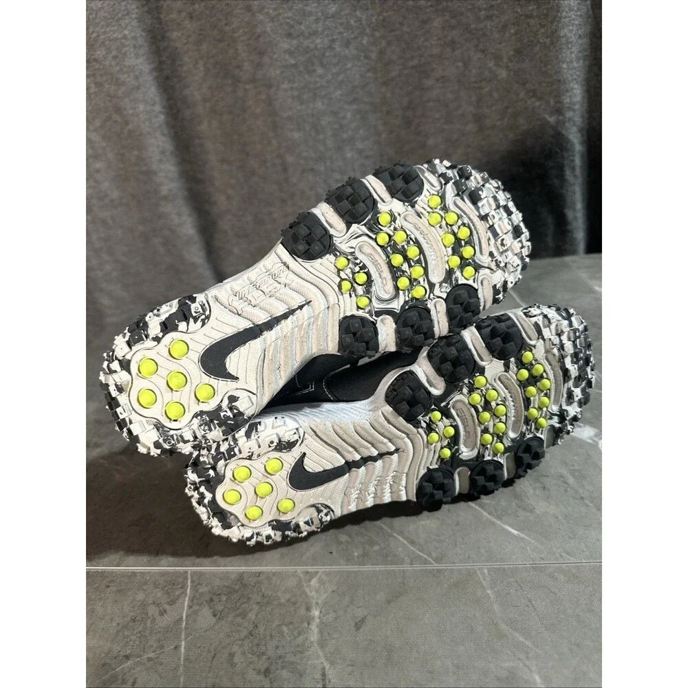 Nike Future Field Unisex Training Sneakers Size 5Y Shoes Black White B20